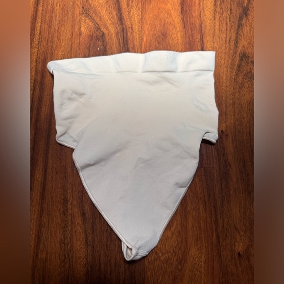 SKIMS SEAMLESS SCULPT MID WAIST THONG Large NWOT - Picture 2 of 4